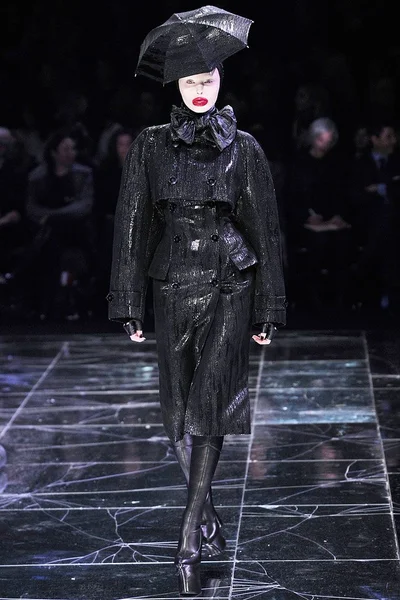 Look 18